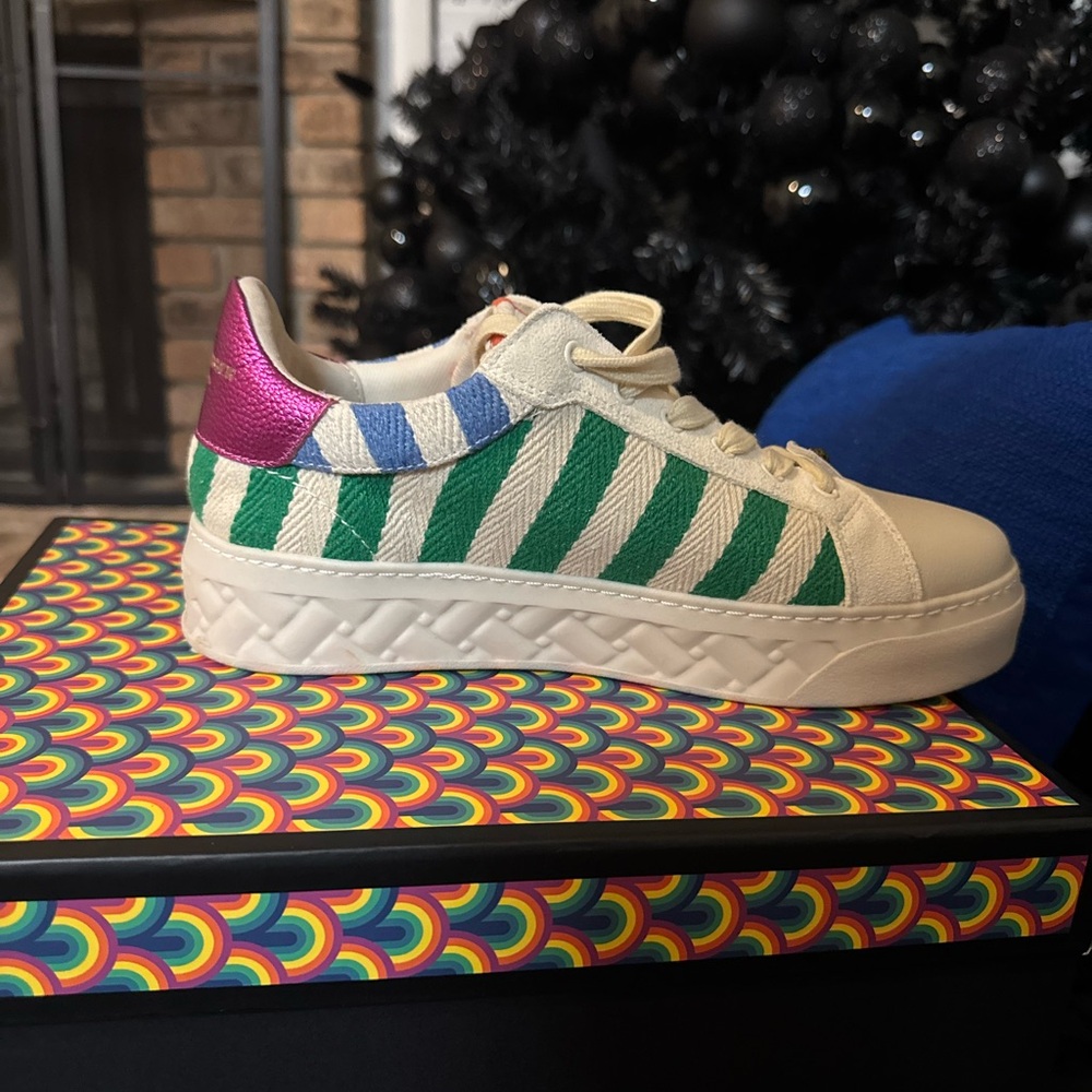 Kurt Geiger Cream Sneakers with Green Stripes and Pink Metallic Heel